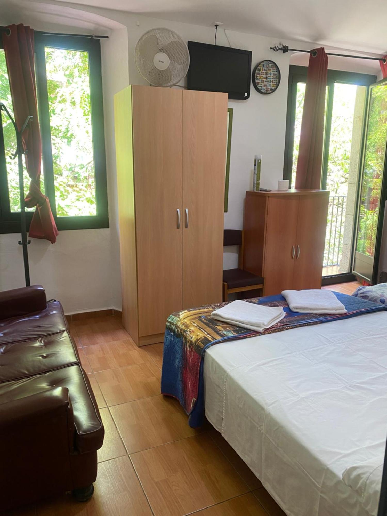 Pension Teruel Barcelona Luaran gambar